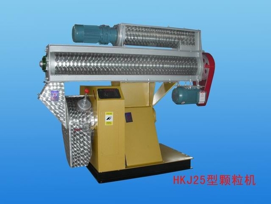Narrow Belt Double Motor Ring Die Pellet Mill, Feed Milling Machine With Quick - Discharge